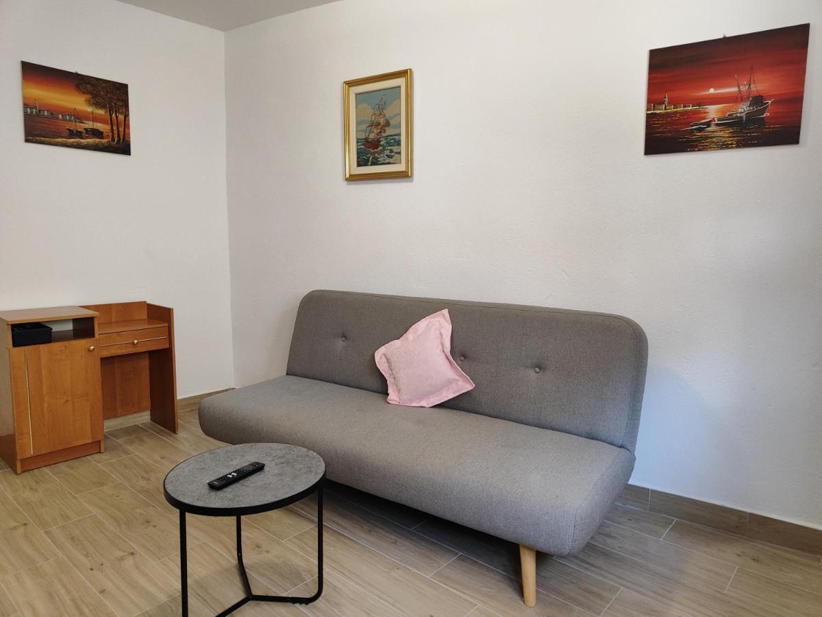 Rd22 Apartment 로비니 외부 사진